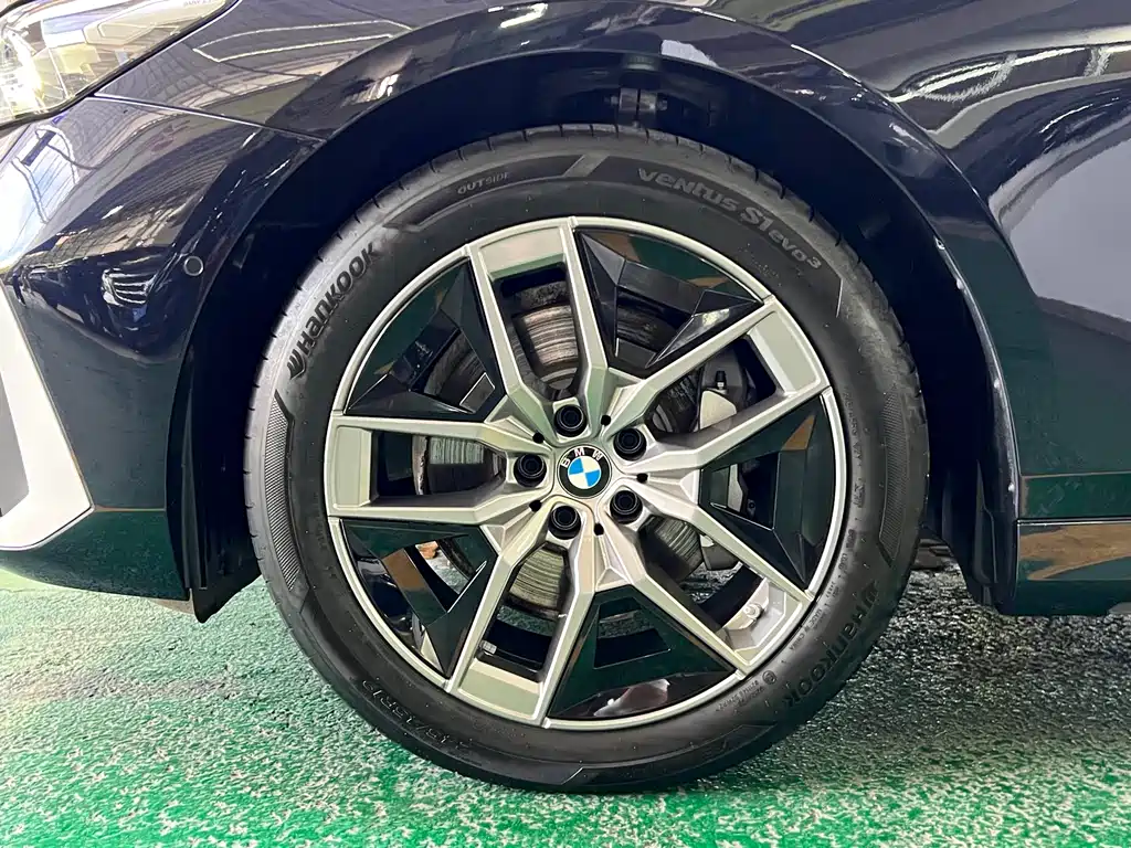BMW 5 Series 2024 530Li Leading Edition Luxury Package