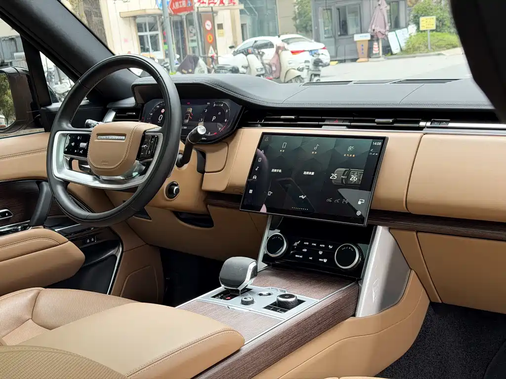 Range Rover 2023 3.0 L6 360PS Vogue Edition