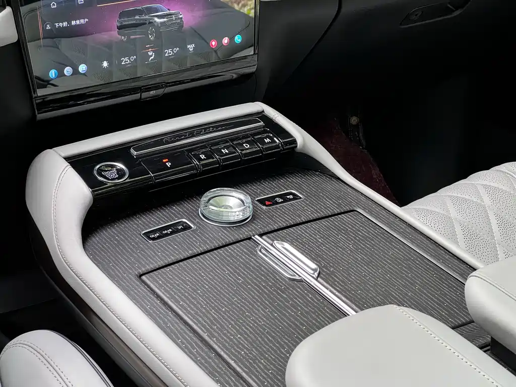 Lincoln Navigator 2025 3.5T Extended President Edition