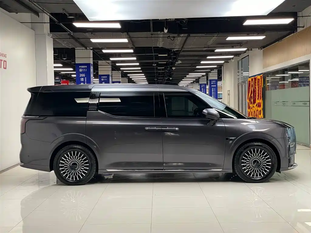 Zeekr 009 2024 Seven-Seater Aisle Edition AWD 108kWh