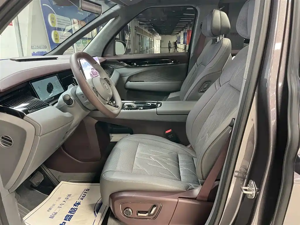 Zeekr 009 2024 Seven-Seater Aisle Edition AWD 108kWh