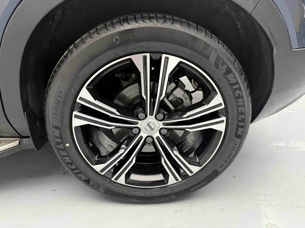 Volvo XC40 2022 T4 AWD Momentum
