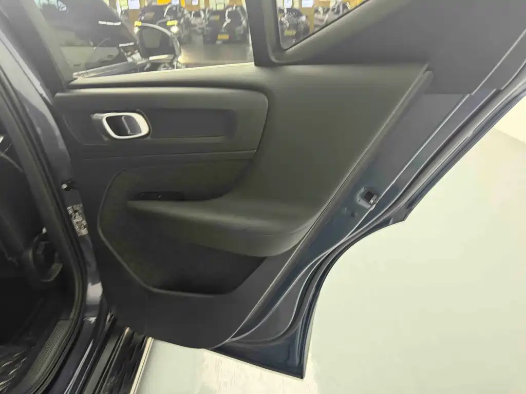 Volvo XC40 2022 T4 AWD Momentum