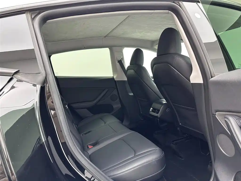 Tesla Model Y 2023 Long Range All-Wheel Drive