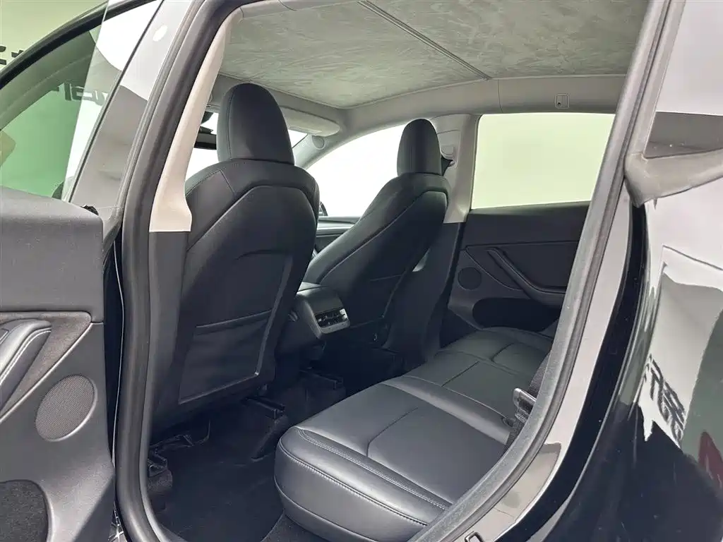 Tesla Model Y 2023 Long Range All-Wheel Drive