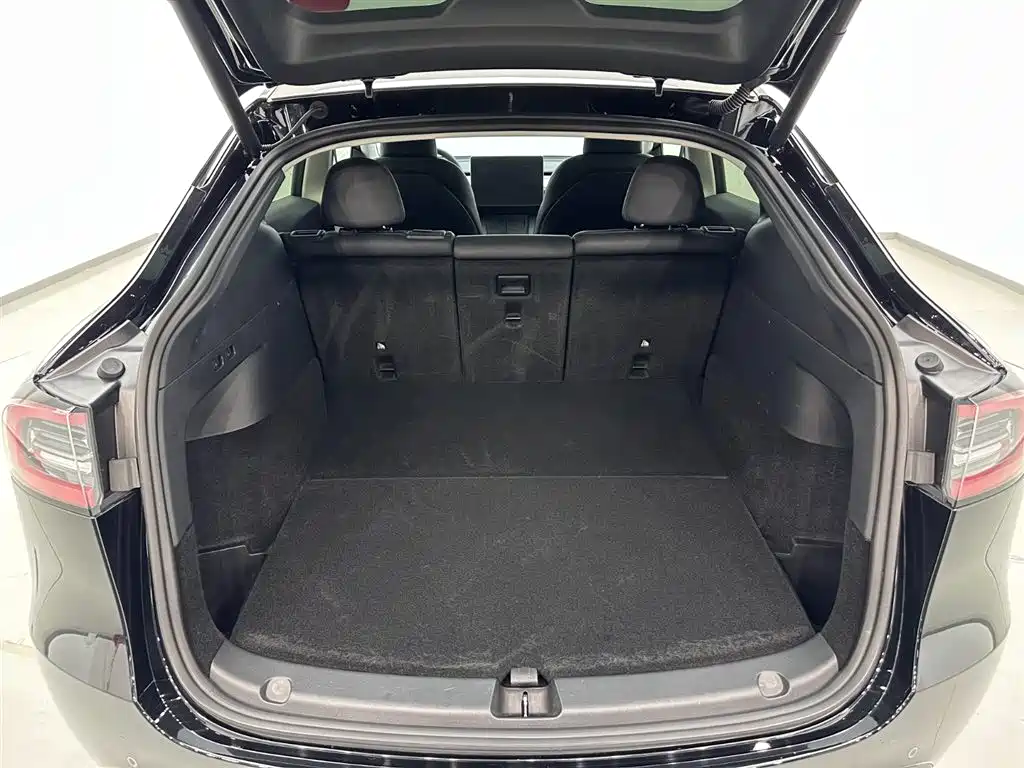 Tesla Model Y 2023 Long Range All-Wheel Drive