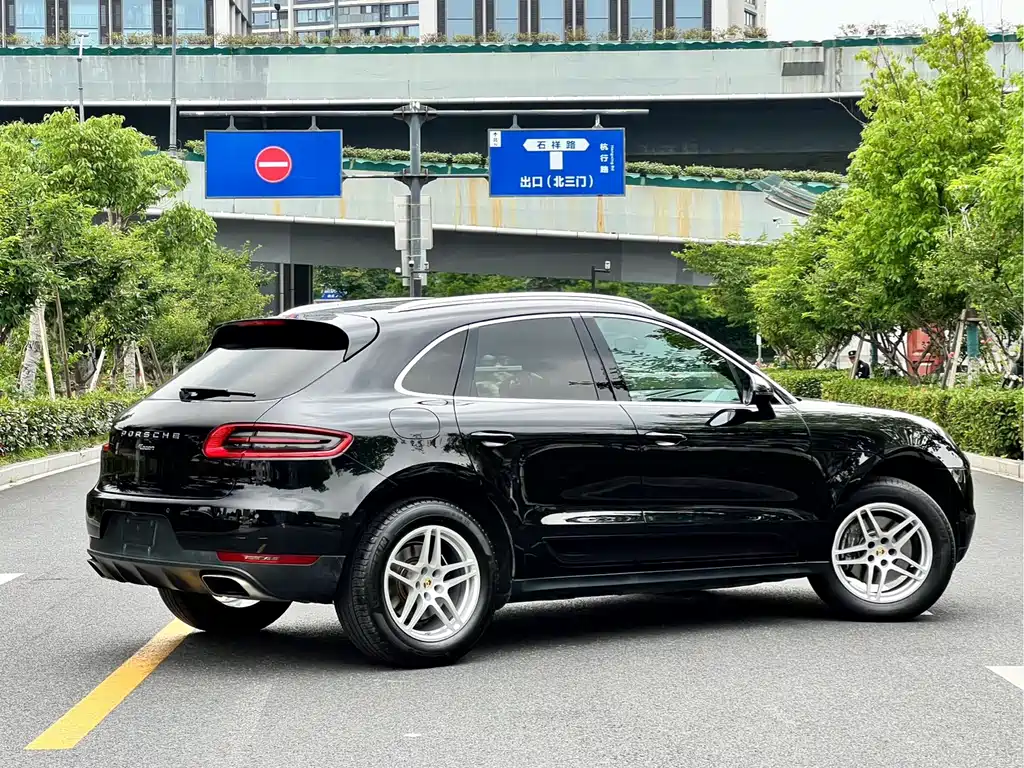 Porsche Macan 2.0T 2016