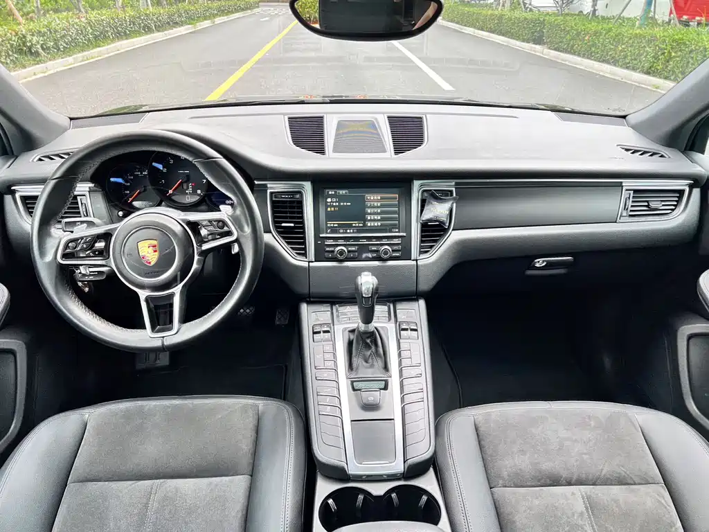 Porsche Macan 2.0T 2016