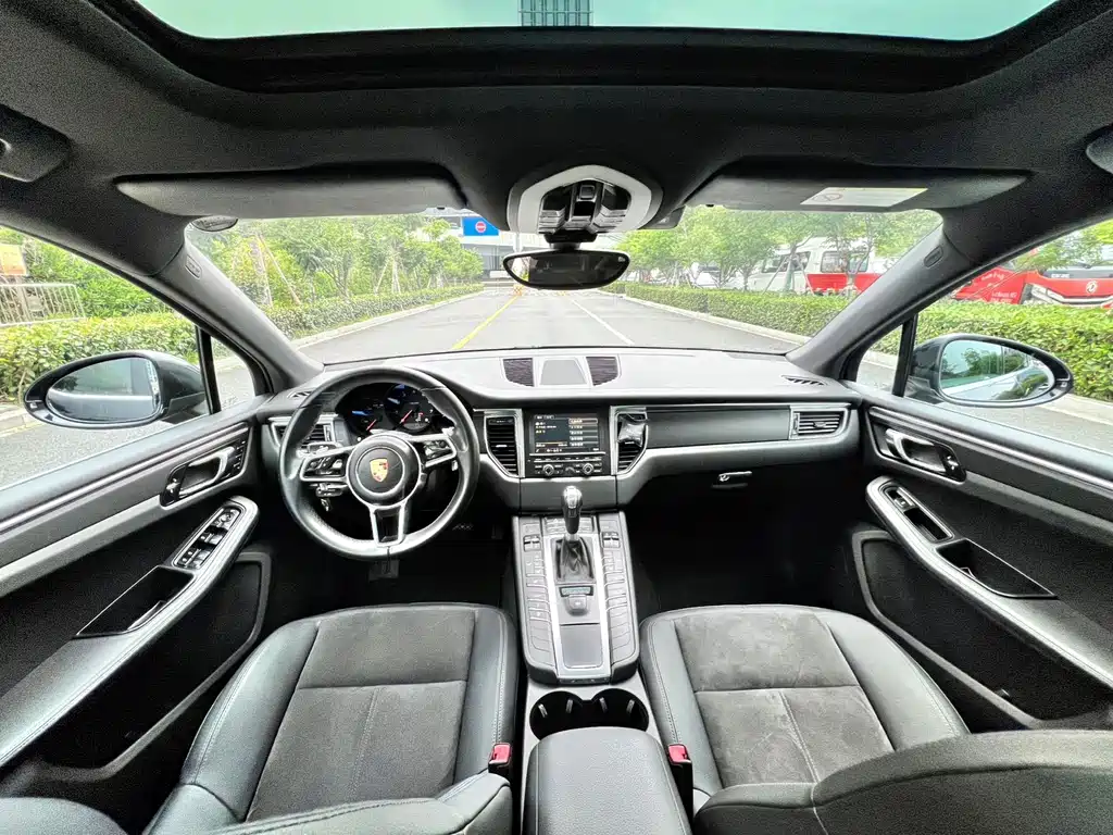 Porsche Macan 2.0T 2016