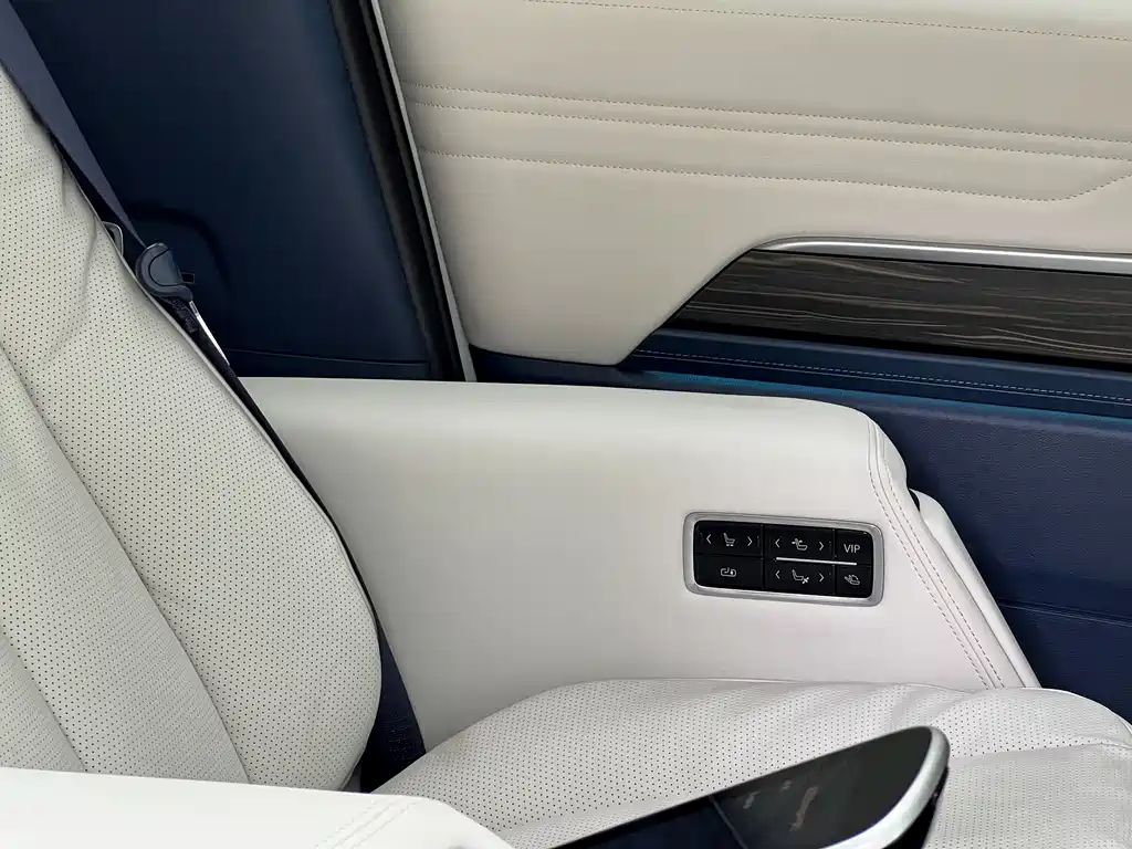 Buick Century 2025 2.0T 7-Seater Yunshi Edition
