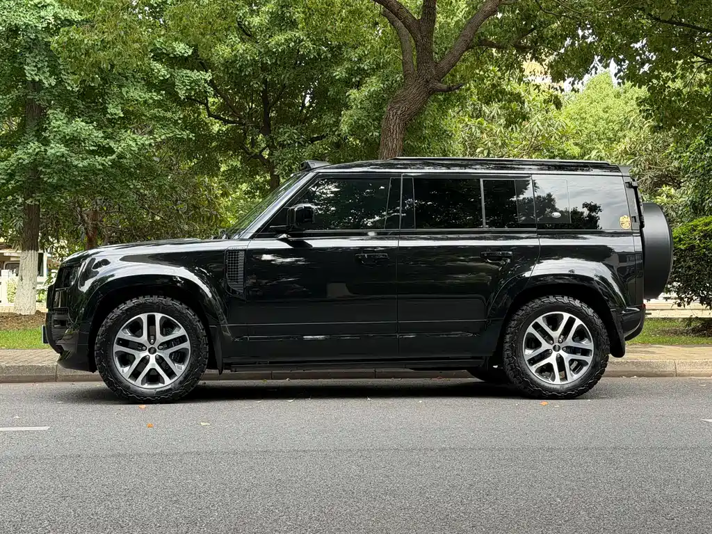 Land Rover Defender 2024 110 3.0T P400 XS