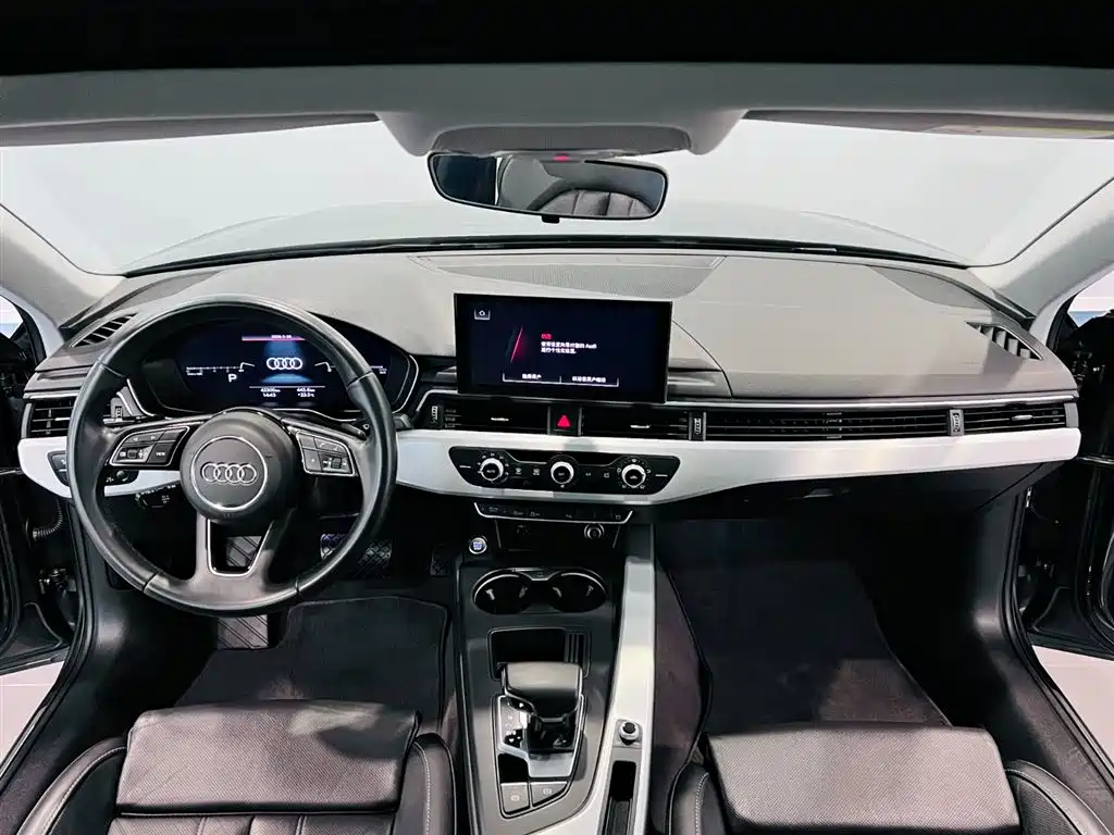 Audi A4L 2023 40 TFSI Sport