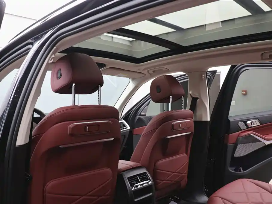 BMW X5 2025 xDrive30Li M Sport Night Edition