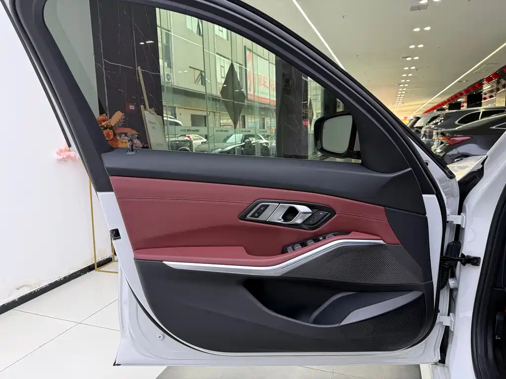 BMW i3 2025 eDrive 35 L