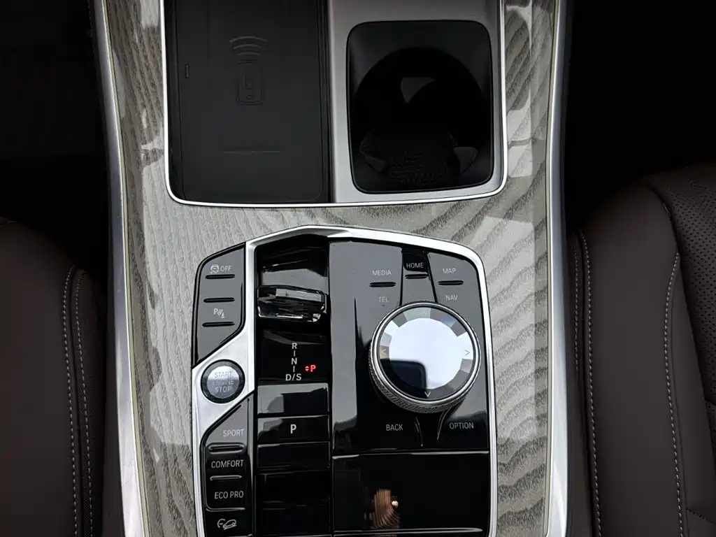 BMW X5 2026 xDrive 40Li M Sport Night Edition