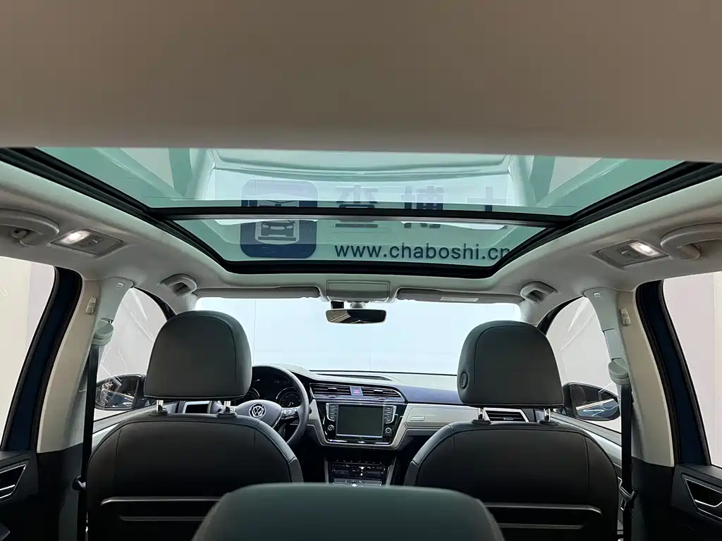 Volkswagen Touran L 280 TSI DSG Cross 7-Seater 2021