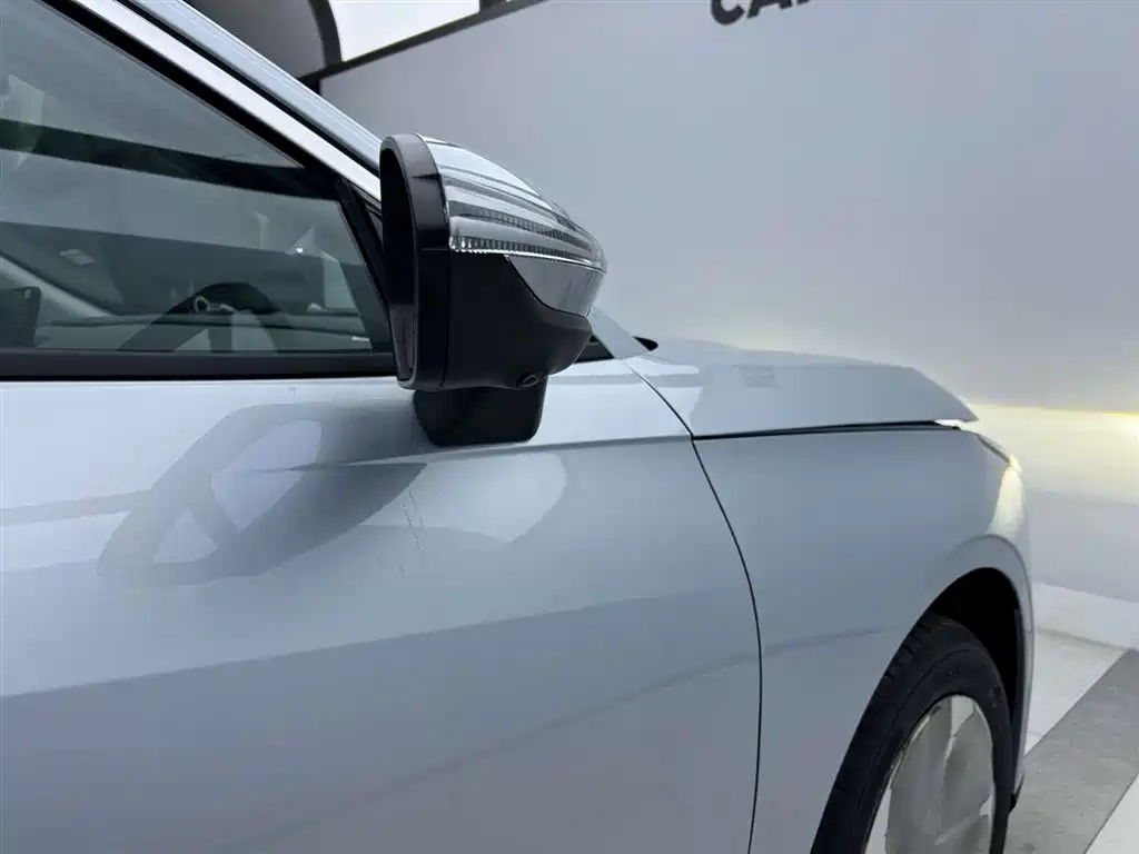 Geely Galaxy L6 2025 EM-i 140 km Explorer+