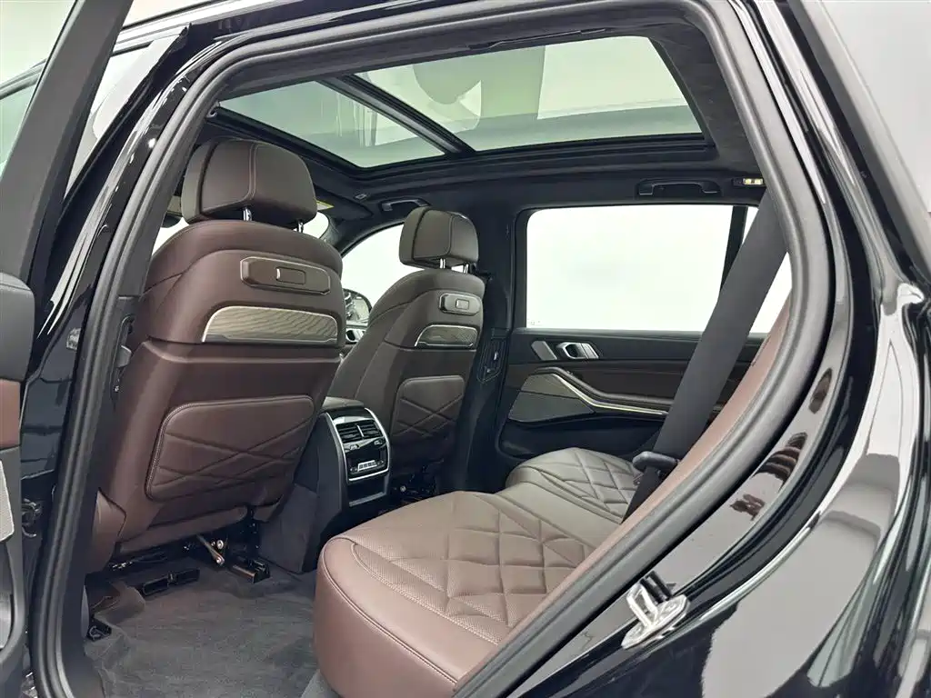 BMW X5 2026 xDrive 40Li M Sport Night Edition