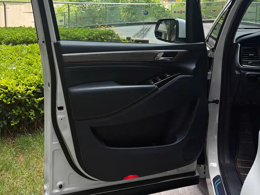 GAC Trumpchi M8 2023 Model Prestige Series 390T Premium Edition