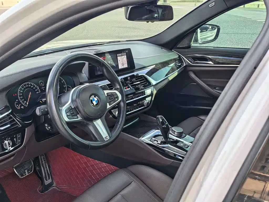 BMW 5 Series 2019 525Li M Sport Package