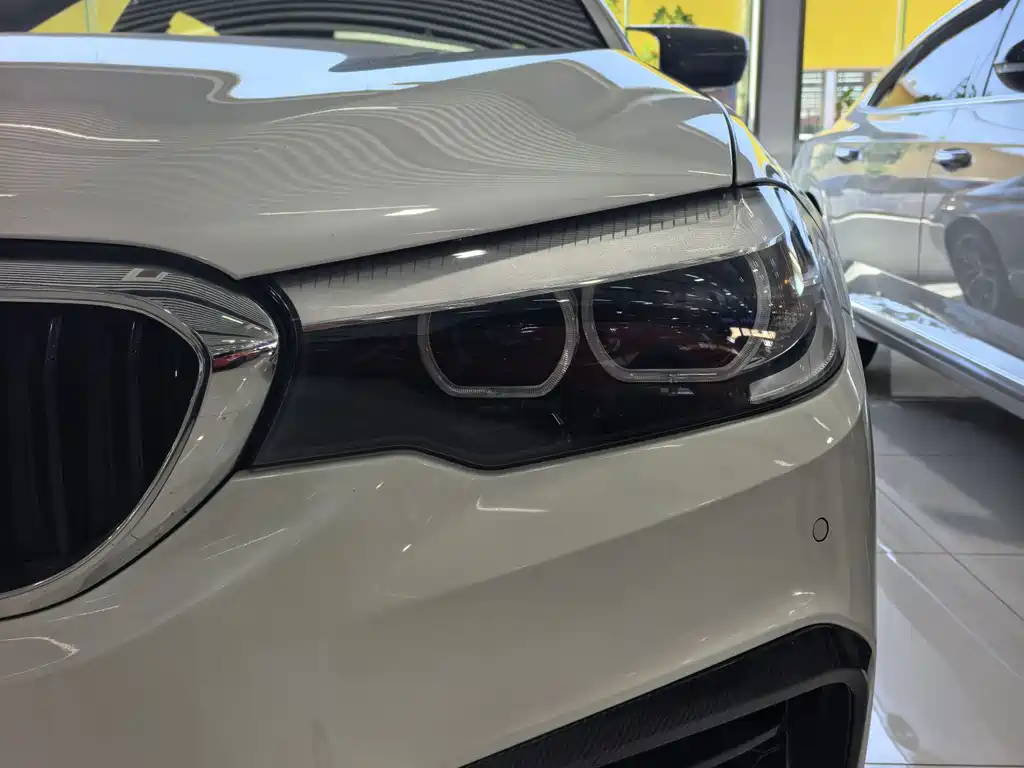 BMW 5 Series 2019 525Li M Sport Package