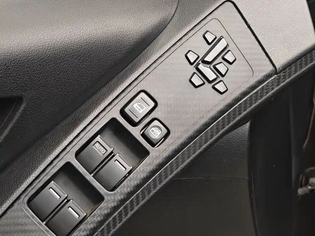 Luxgen U6 SUV 2014 1.8T Supreme Edition
