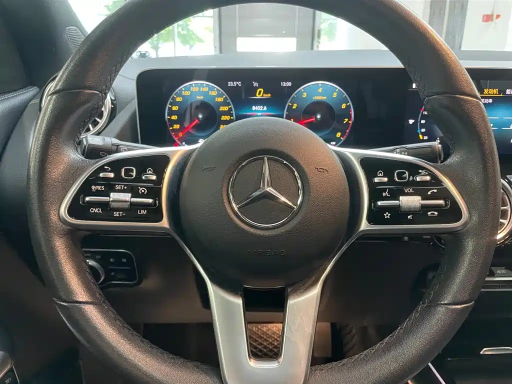 Mercedes-Benz GLA 200 2020