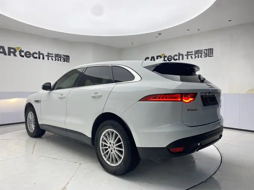 Jaguar F-PACE 2018 2.0T AWD Urban Prestige Edition