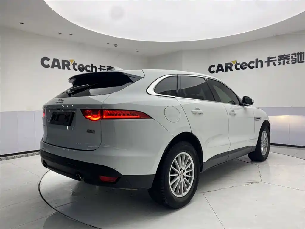 Jaguar F-PACE 2018 2.0T AWD Urban Prestige Edition