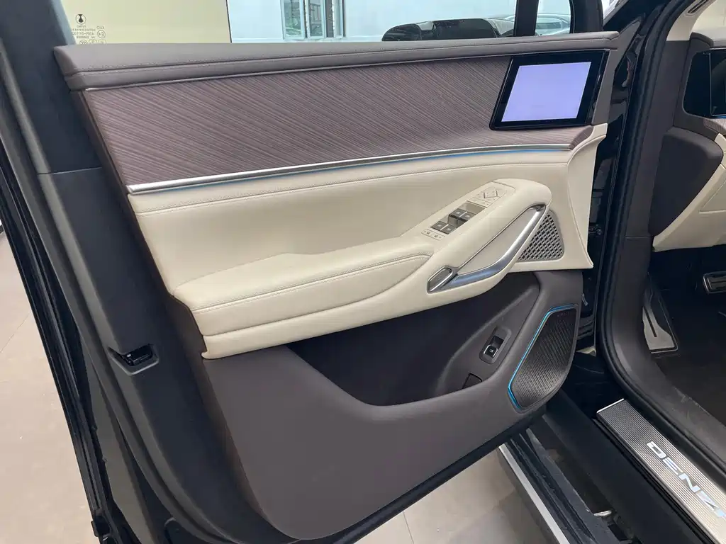 Denza N9 2025 Flagship