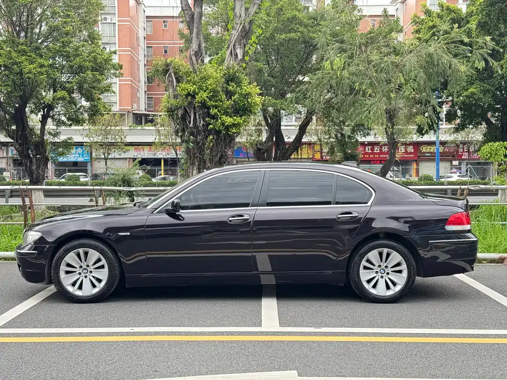 BMW 7 Series 2005 model 740Li