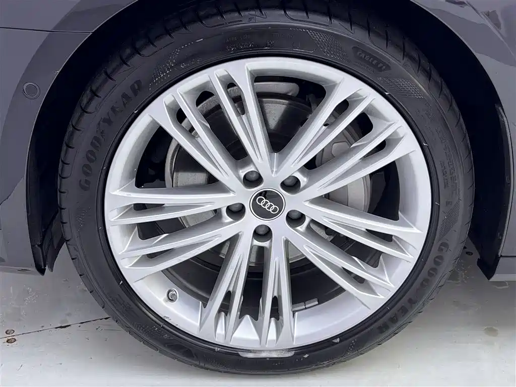 Audi A7L 2024 45 TFSI quattro Luxury