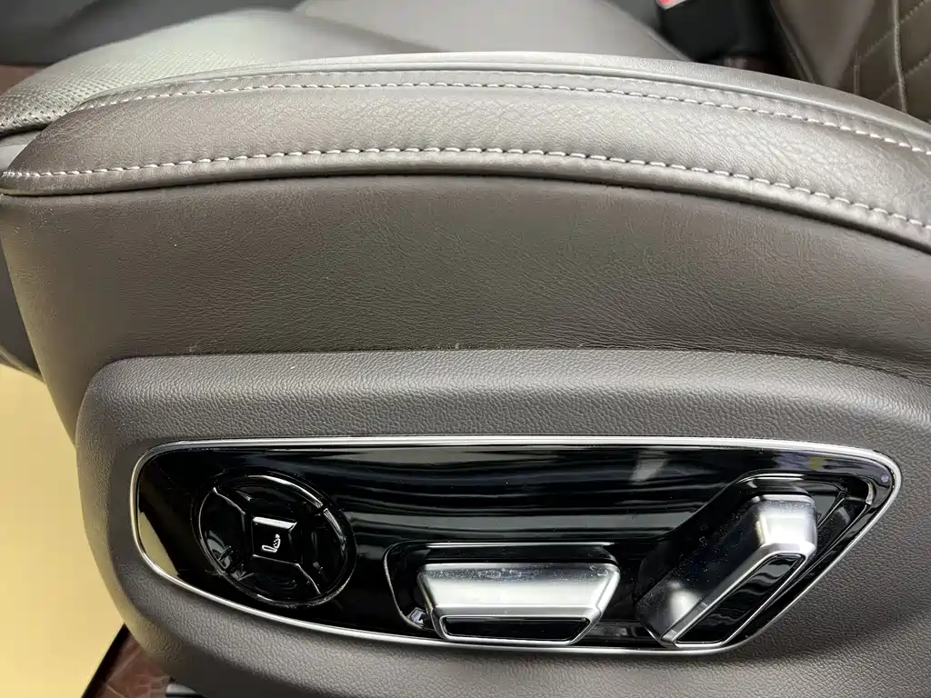 Audi A8L 2024 55 TFSI quattro Flagship