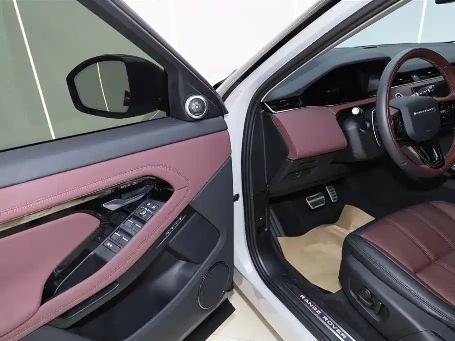 Range Rover Evoque L 2026 SE
