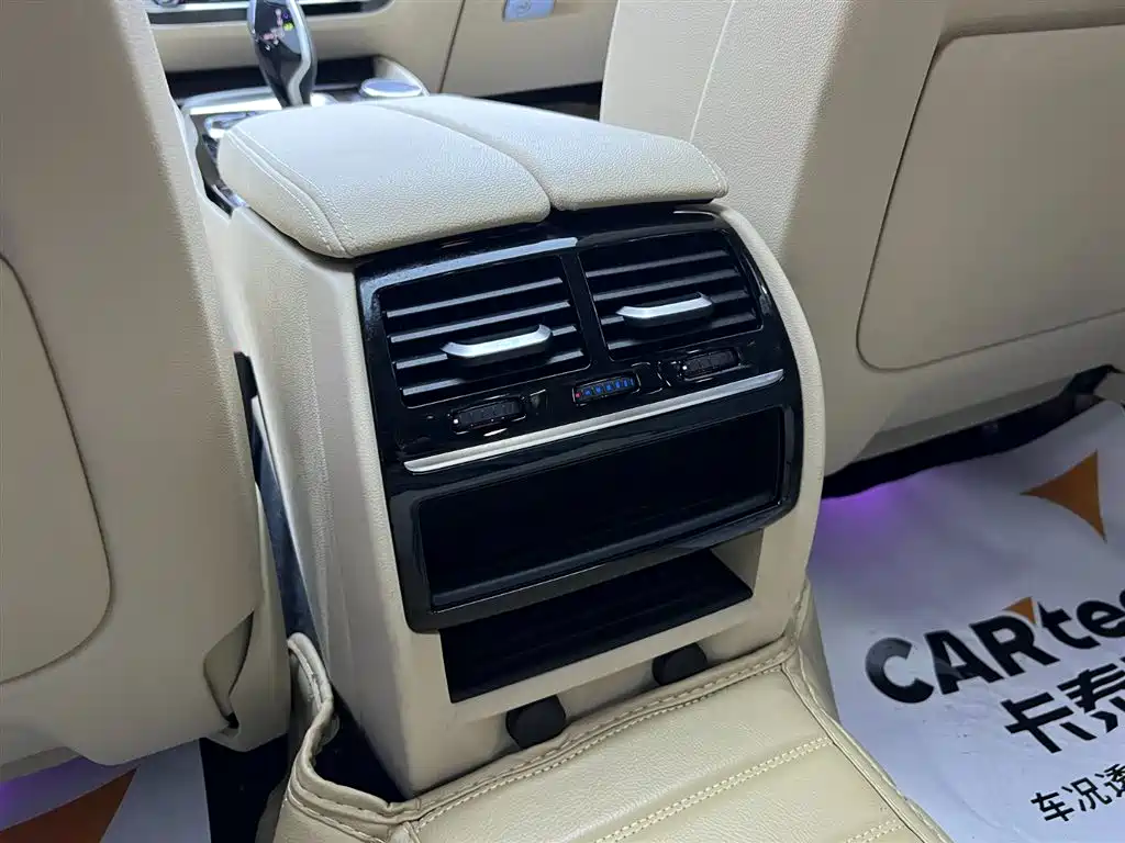 BMW 5 Series 2019 525Li Luxury Package