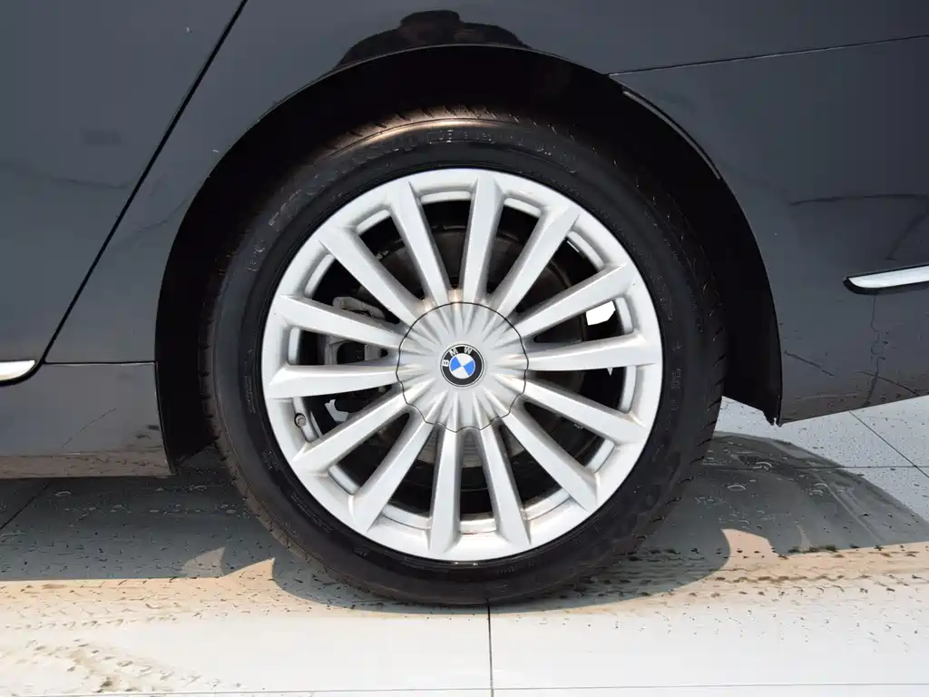 BMW 7 Series 2021 730Li Luxury Package