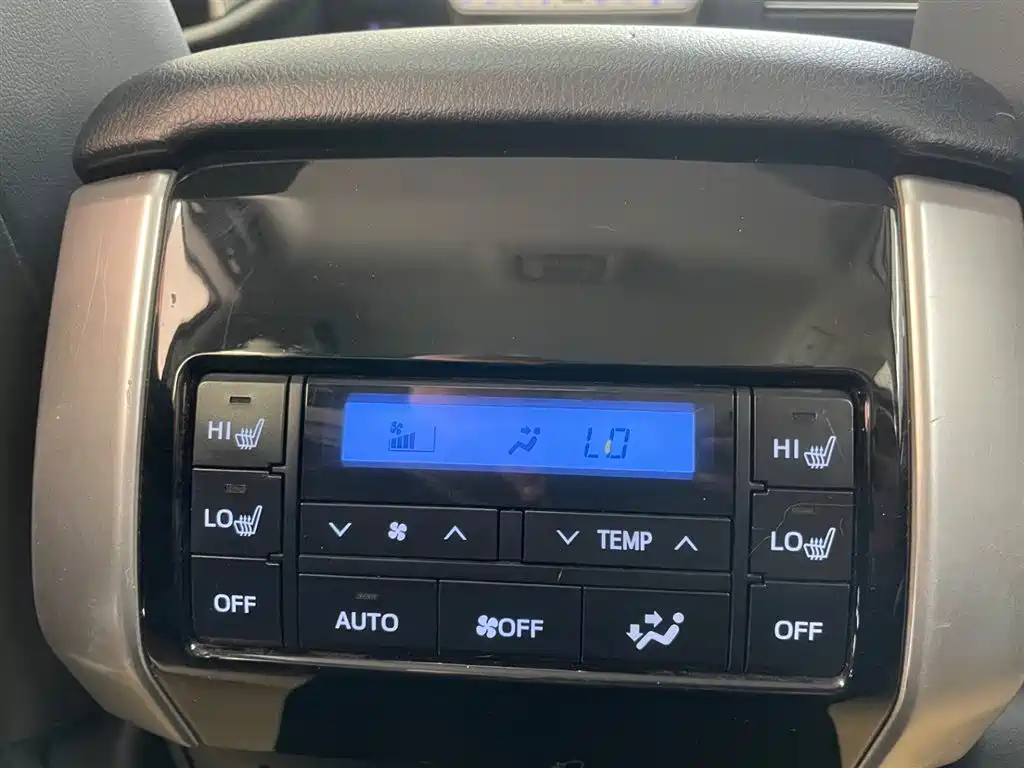 Prado 2019 3.5L Automatic TX-L Premium Edition Rear-Mounted Spare Tire