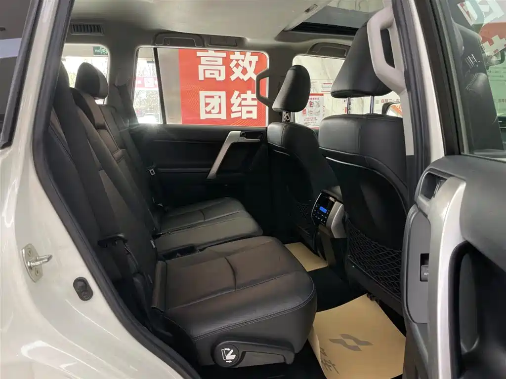 Prado 2019 3.5L Automatic TX-L Premium Edition Rear-Mounted Spare Tire
