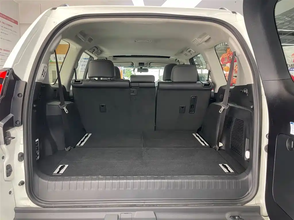 Prado 2019 3.5L Automatic TX-L Premium Edition Rear-Mounted Spare Tire