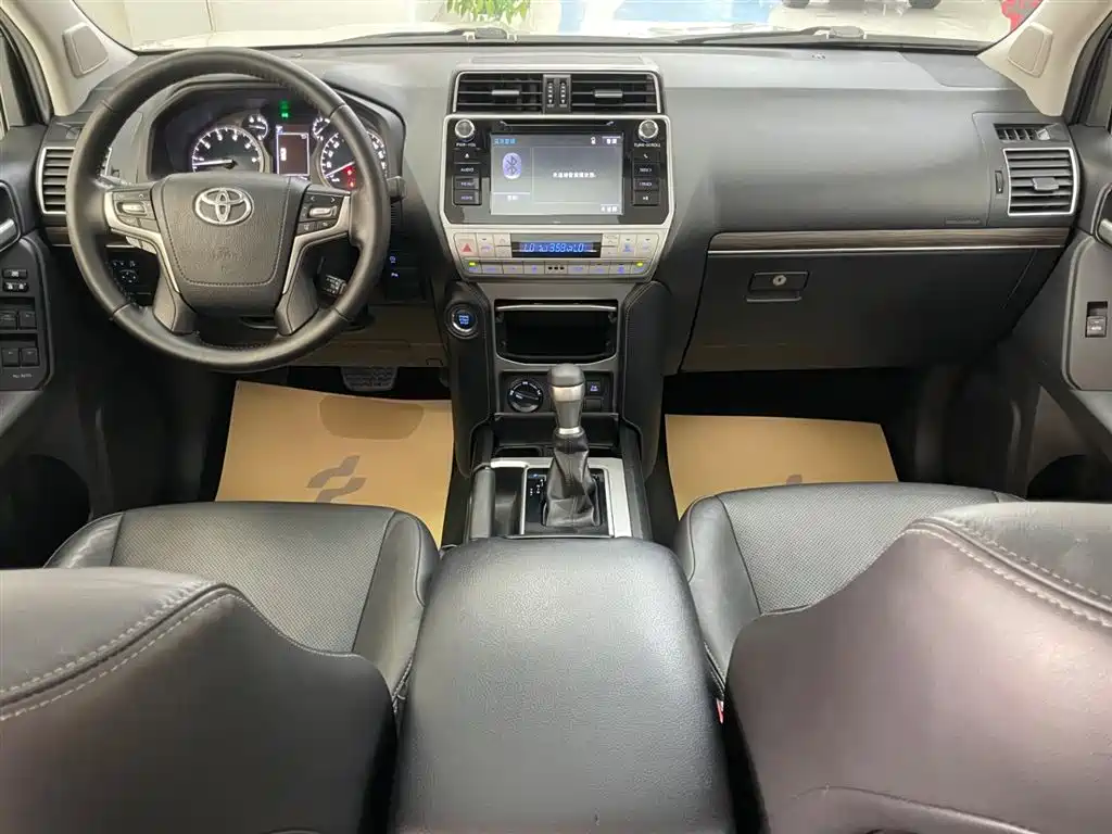 Prado 2019 3.5L Automatic TX-L Premium Edition Rear-Mounted Spare Tire