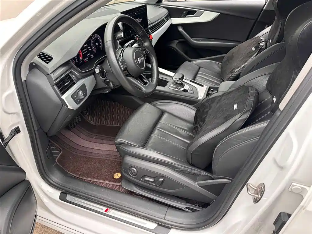 Audi A4L 2020 40 TFSI Luxury Dynamic Edition