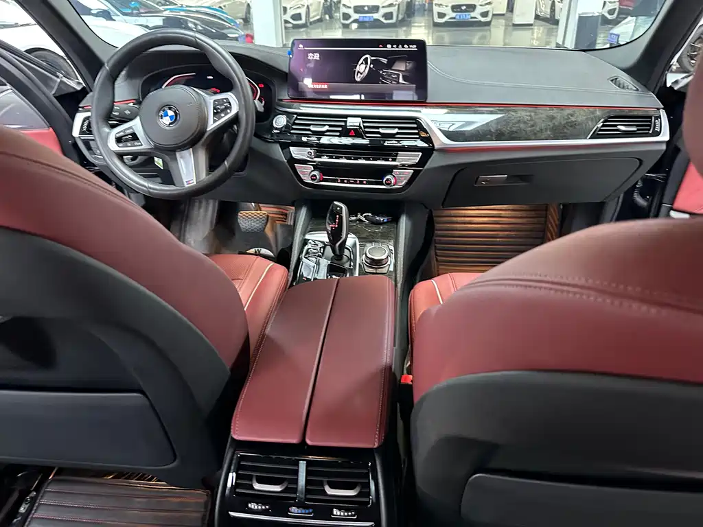 BMW 5 Series 2022 Facelift II 525Li M Sport Package