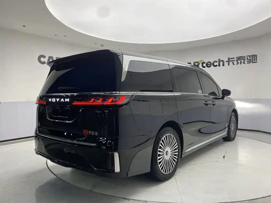 Voyah Dreamer 2025 PHEV AWD Premium Kunpeng Edition