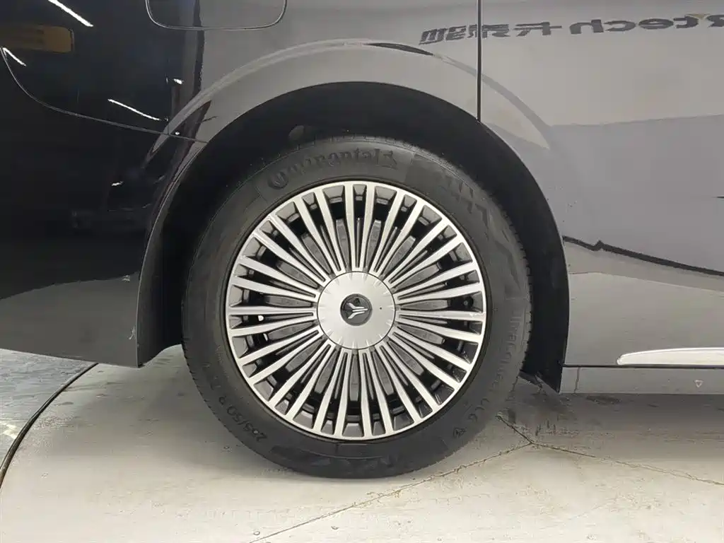 Voyah Dreamer 2025 PHEV AWD Premium Kunpeng Edition