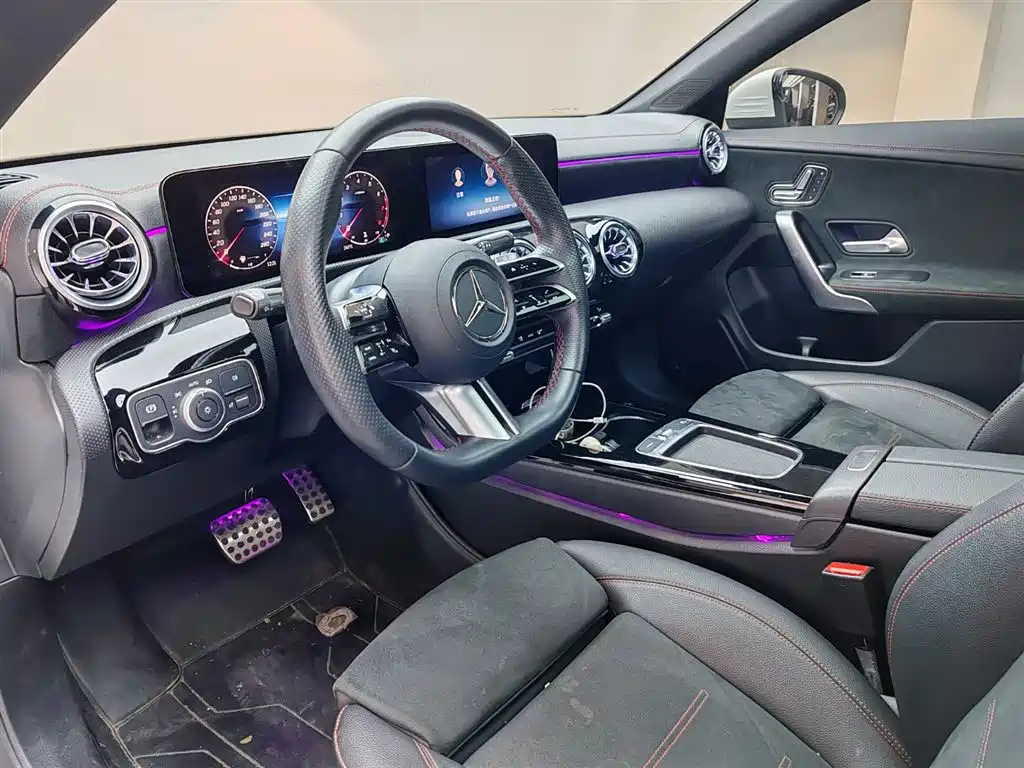 Mercedes-Benz CLA 200 2024 Model