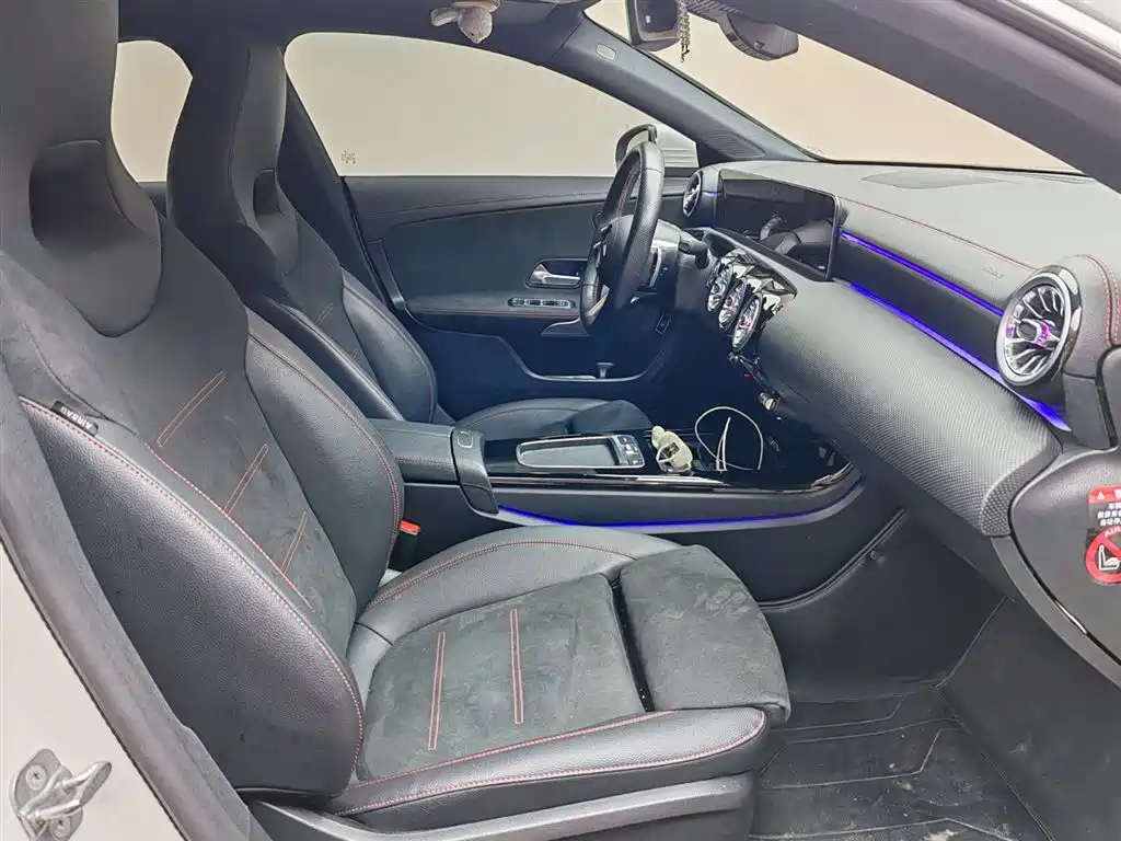 Mercedes-Benz CLA 200 2024 Model