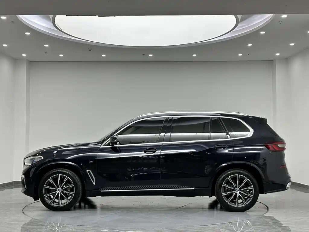 BMW X5 2022 xDrive 30Li Exclusive M Sport Package