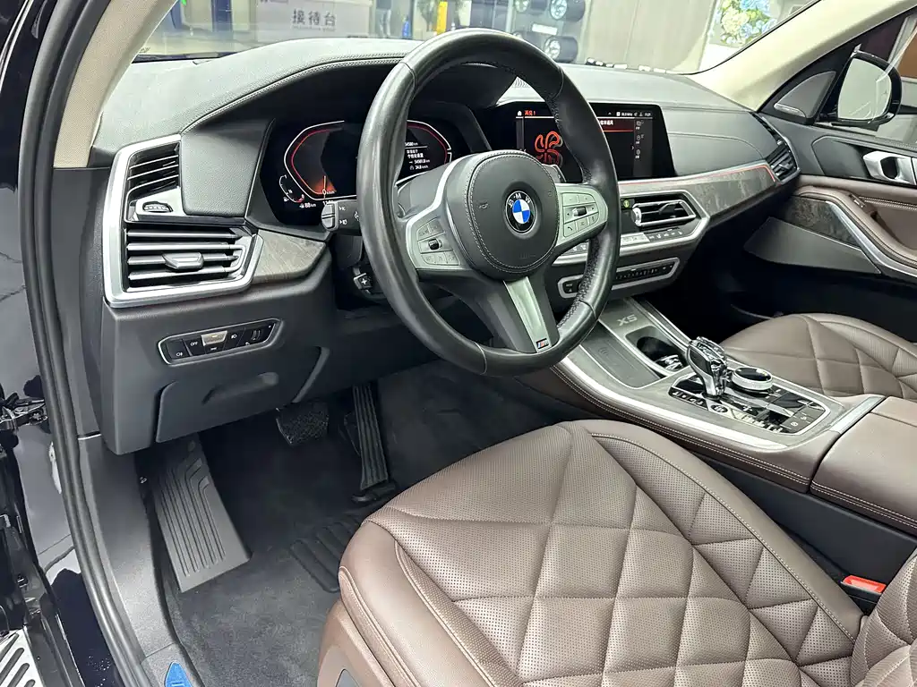 BMW X5 2022 xDrive 30Li Exclusive M Sport Package
