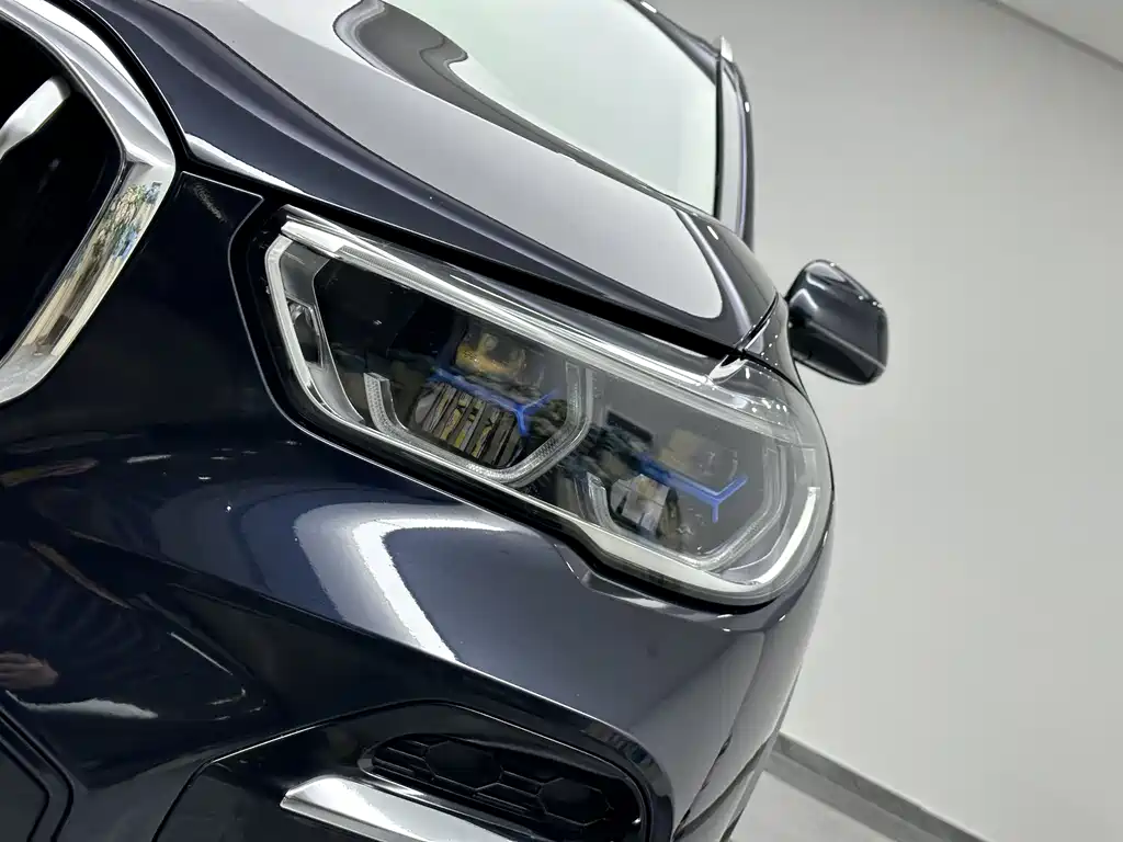 BMW X5 2022 xDrive 30Li Exclusive M Sport Package