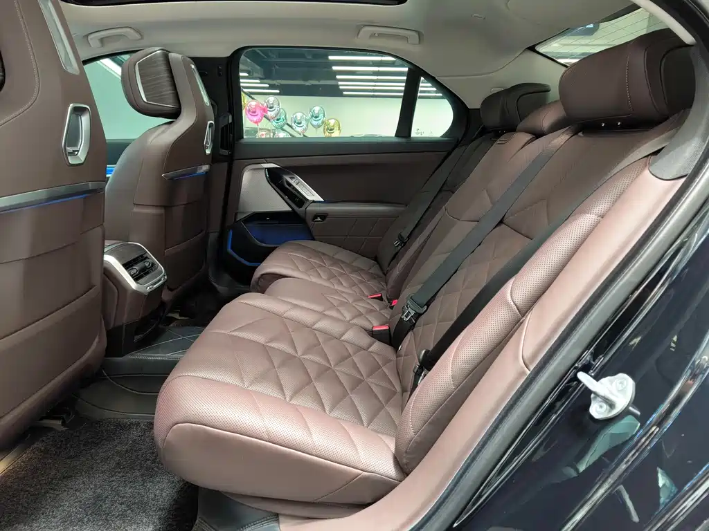 BMW 7 Series 2023 740Li Leading Edition M Sport Package
